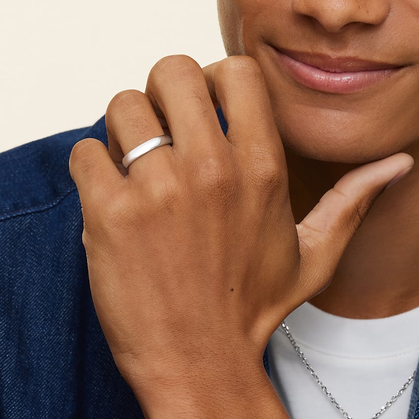 Classic Comfort 4mm - White Gold - Lifestyle