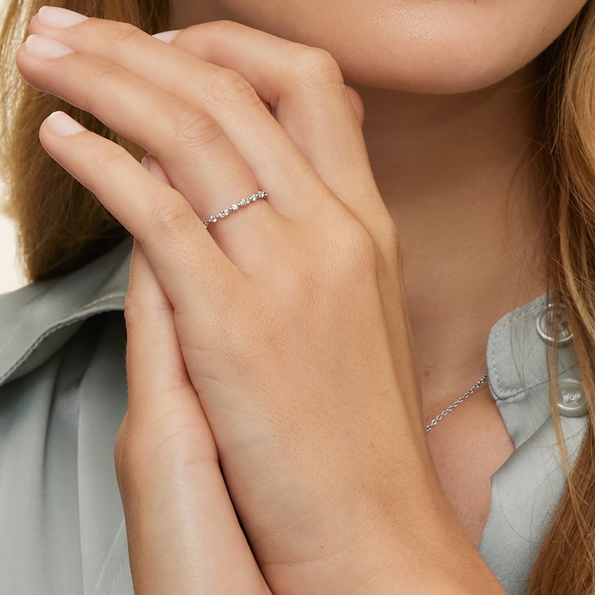 Marquise Petite - White Gold - Lifestyle