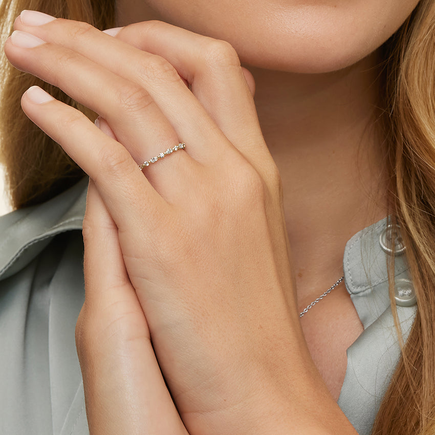 Marquise Petite - Yellow Gold - Lifestyle