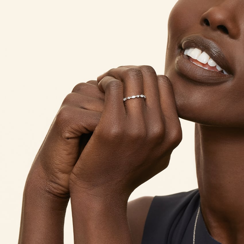 Marquise Garland - White Gold - Lifestyle
