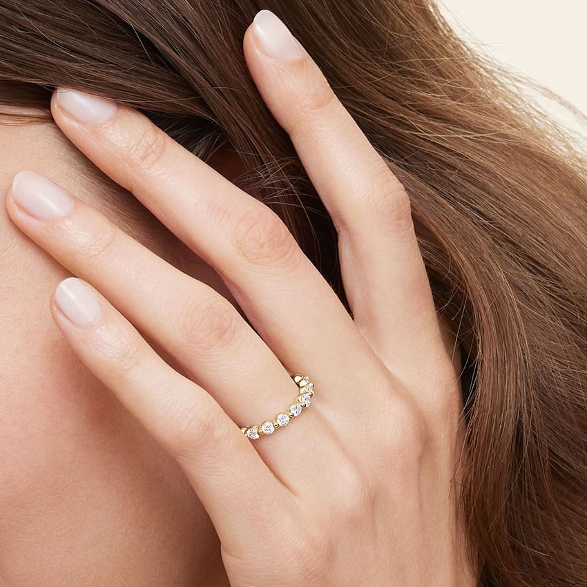 Shared Prong Classic - Yellow Gold - Lifestyle