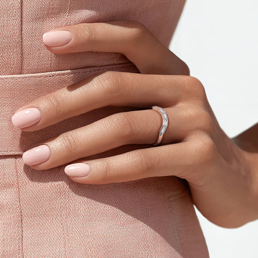 Baguette Curve - White Gold - Lifestyle