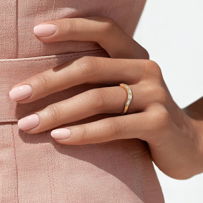 Baguette Curve - Yellow Gold - Lifestyle