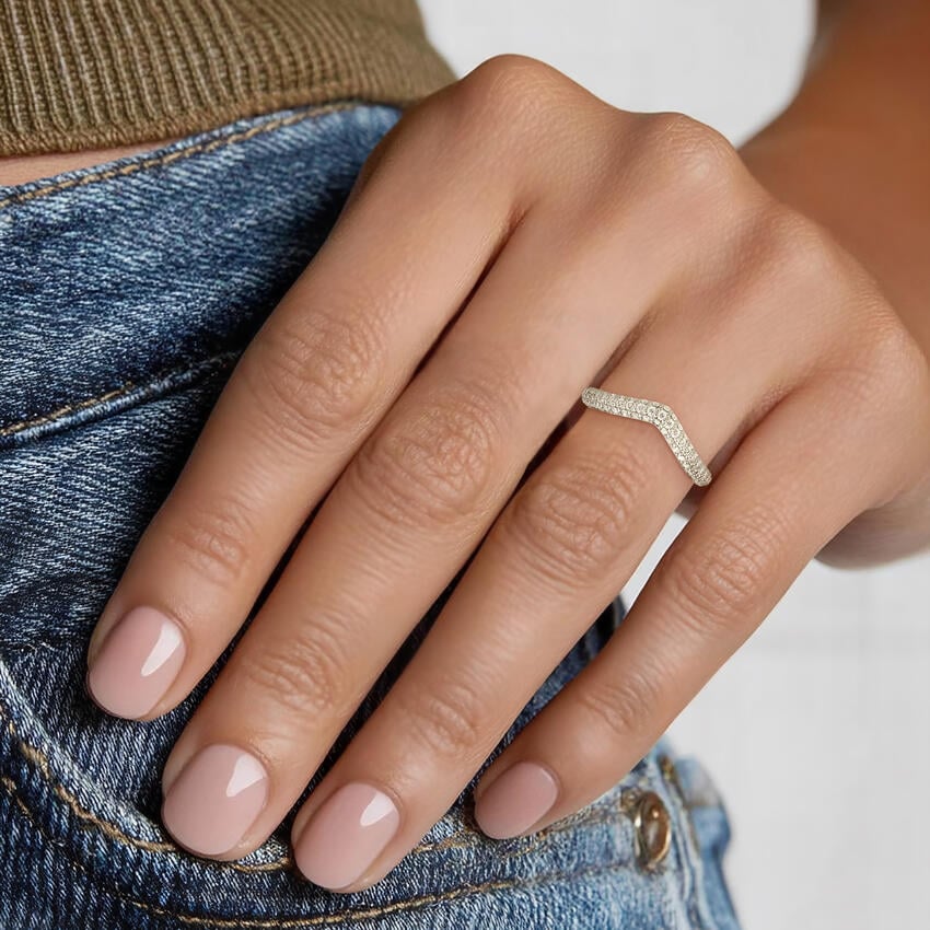 Petite Curve - White Gold - Lifestyle