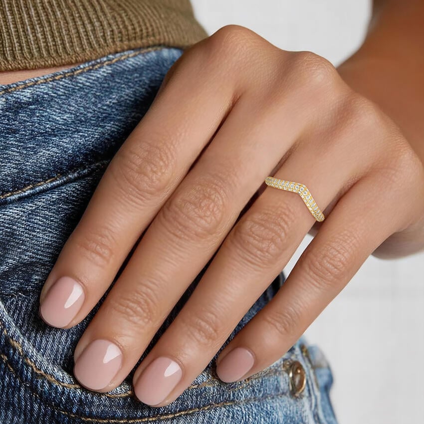 Petite Curve - Yellow Gold - Lifestyle