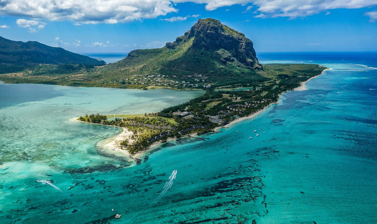 Mauritius, The Monolith