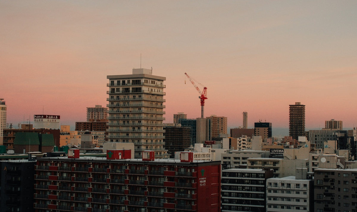 Sapporo, The Tilt